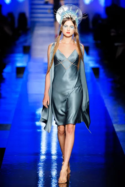 Look 9